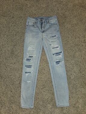 American Eagle Outfitters Light Blue Ripped Skinny Jeans